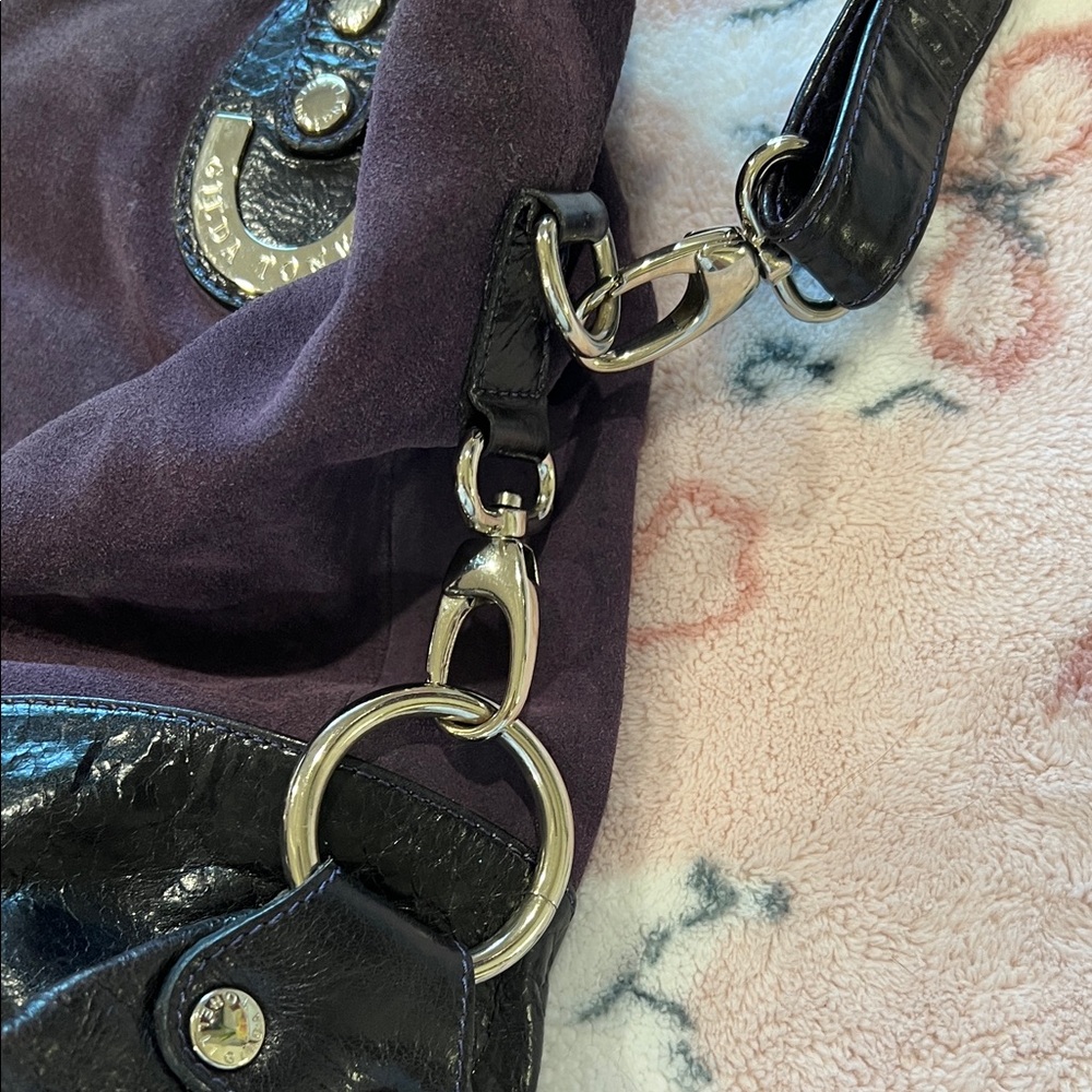 Purple suede, Gilda Tonelli Shoulder Bag with black leather handles - Picture 7 of 8